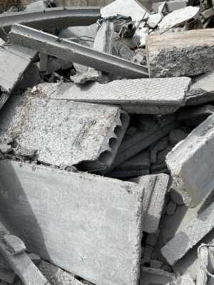 Zuiver beton aanleveren bij het recyclagepark van Devogelaere Recyclage in Anzegem.